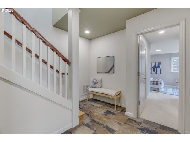 7235 Se MADISON St, Portland, OR 97215