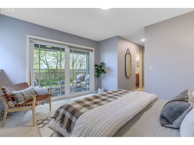 7235 Se MADISON St, Portland, OR 97215