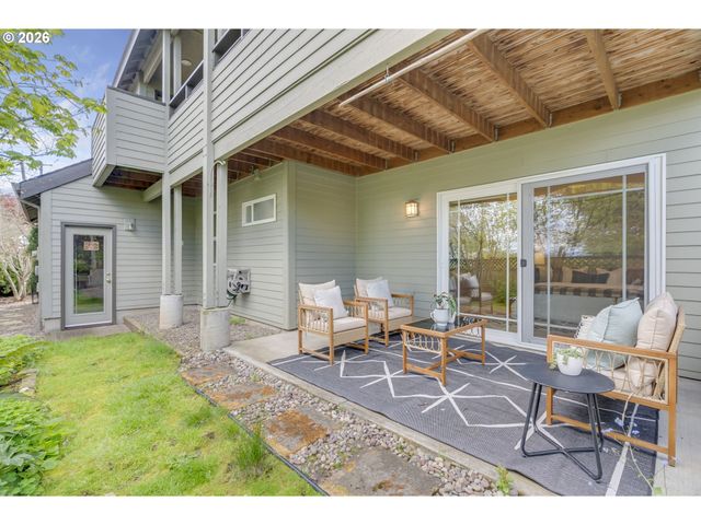 7235 Se MADISON St, Portland, OR 97215