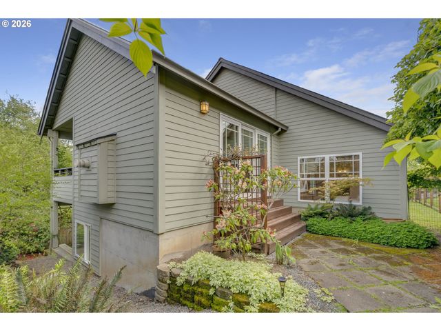 7235 Se MADISON St, Portland, OR 97215