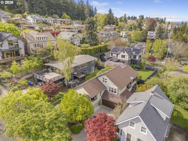 7235 Se MADISON St, Portland, OR 97215