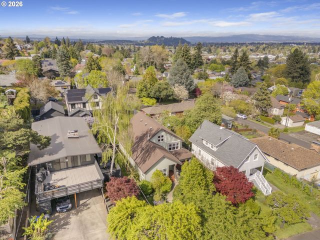 7235 Se MADISON St, Portland, OR 97215