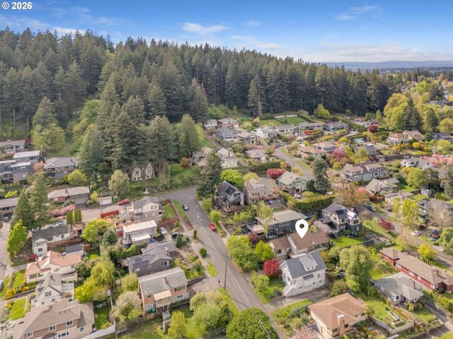 7235 Se MADISON St, Portland, OR 97215