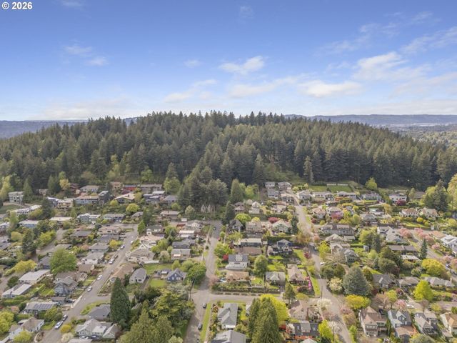 7235 Se MADISON St, Portland, OR 97215