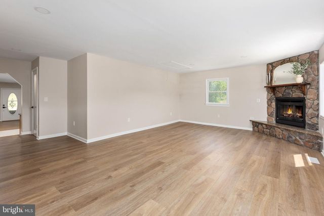 13 DOG PATCH LN, Stafford, VA 22554