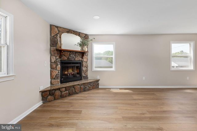 13 DOG PATCH LN, Stafford, VA 22554