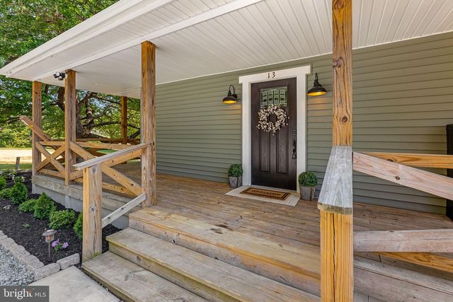 13 DOG PATCH LN, Stafford, VA 22554