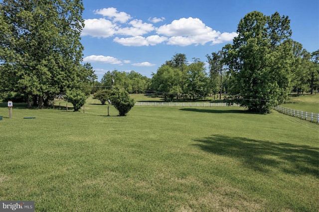 13 DOG PATCH LN, Stafford, VA 22554