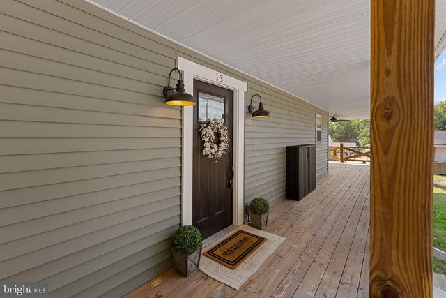 13 DOG PATCH LN, Stafford, VA 22554