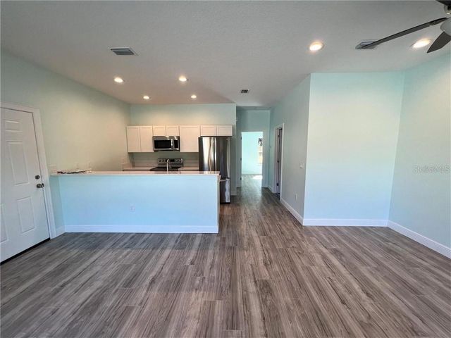 1418 N ORANGE STREET, Mount Dora, FL 32757
