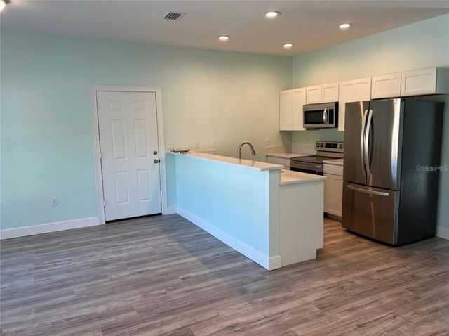 1418 N ORANGE STREET, Mount Dora, FL 32757