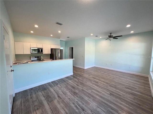 1418 N ORANGE STREET, Mount Dora, FL 32757