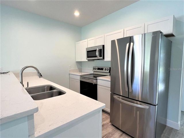 1418 N ORANGE STREET, Mount Dora, FL 32757