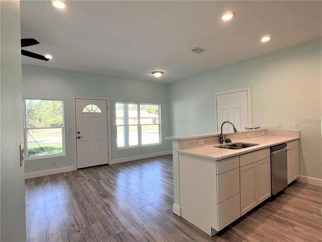 1418 N ORANGE STREET, Mount Dora, FL 32757
