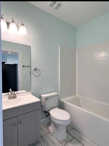 1418 N ORANGE STREET, Mount Dora, FL 32757