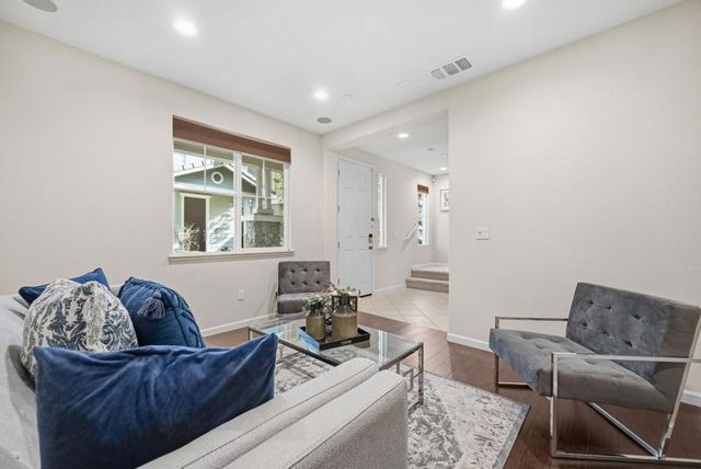 7026 N Mariposa Lane, Dublin, CA 94568