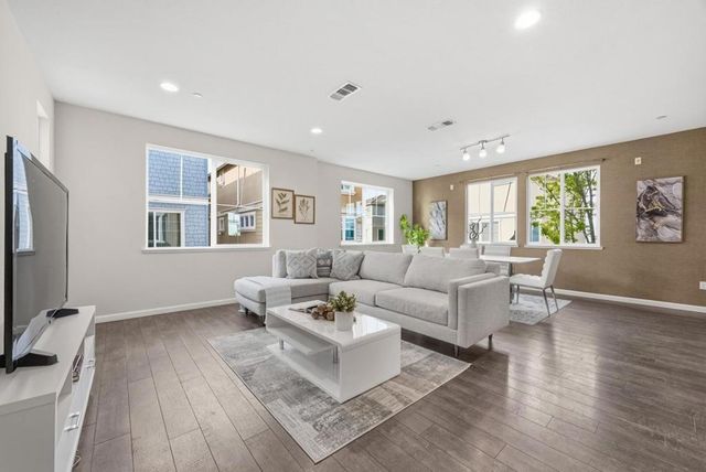 7026 N Mariposa Lane, Dublin, CA 94568