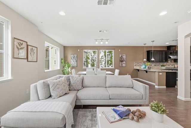 7026 N Mariposa Lane, Dublin, CA 94568