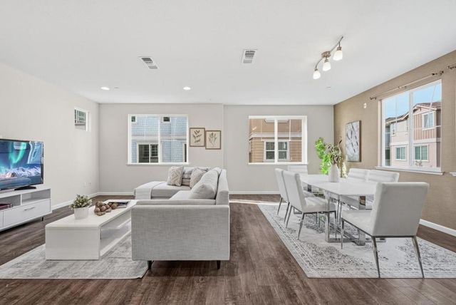 7026 N Mariposa Lane, Dublin, CA 94568