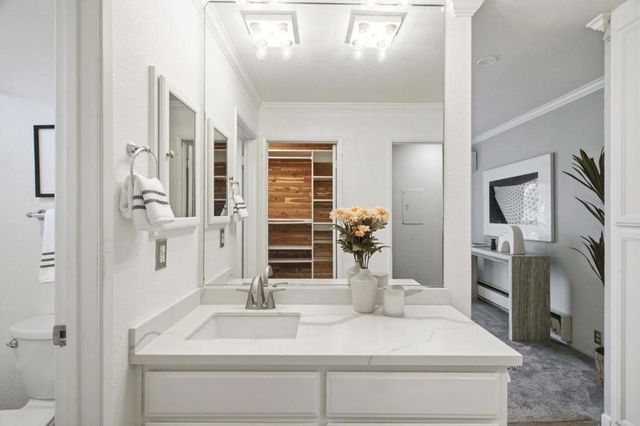 848 Apricot Avenue B, Campbell, CA 95008