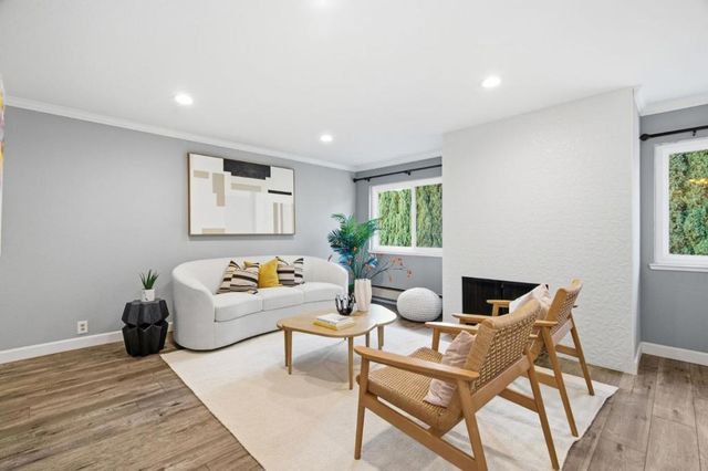 848 Apricot Avenue B, Campbell, CA 95008