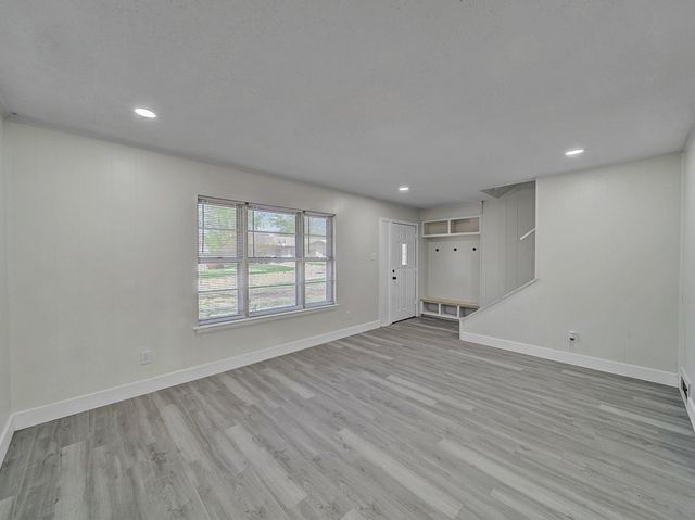 1104 Darlene Lane, Arlington, TX 76010