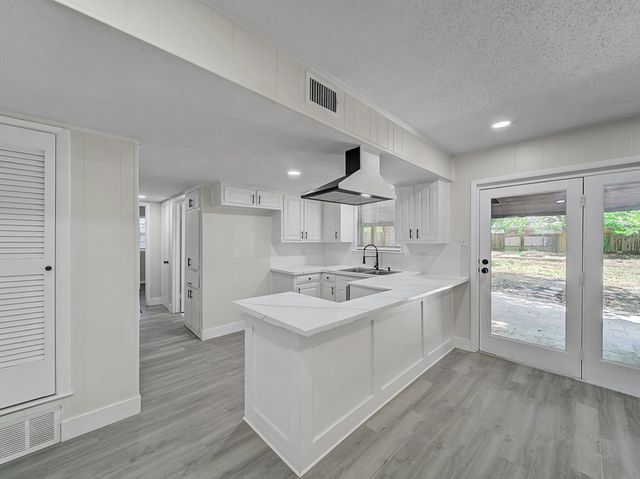 1104 Darlene Lane, Arlington, TX 76010
