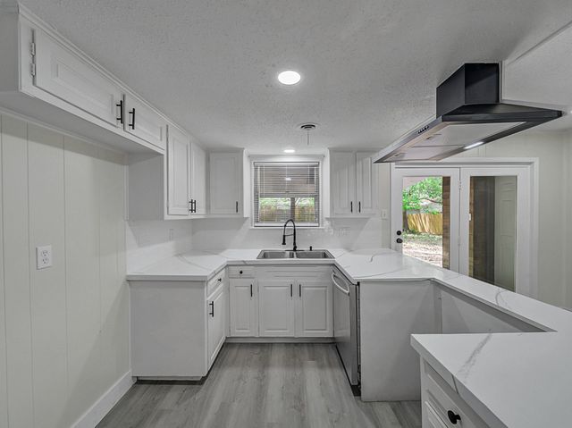 1104 Darlene Lane, Arlington, TX 76010