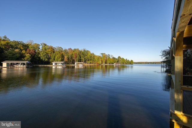 235 SIR WALTER DRIVE, Bumpass, VA 23024
