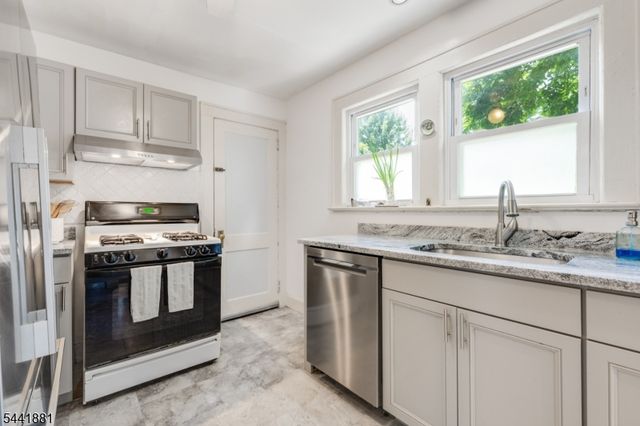 37 Fox Hill Rd, Denville Twp., NJ 07834