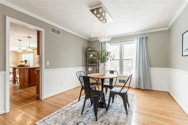 23 Hadley Court, Pittsford, NY 14534