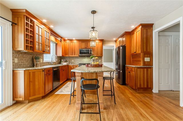 23 Hadley Court, Pittsford, NY 14534