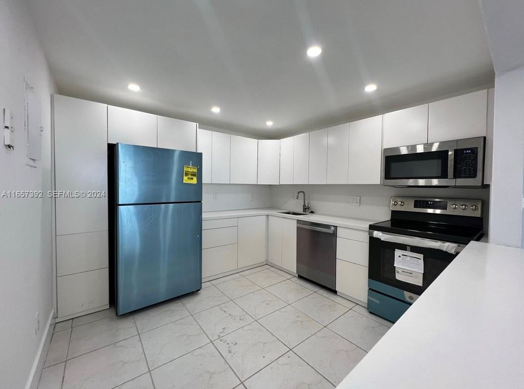 13499 Biscayne Boulevard 1405, North Miami, FL 33181