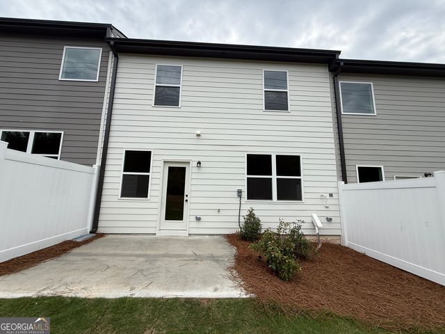 317 Brook Landing Circle, Auburn, GA 30011