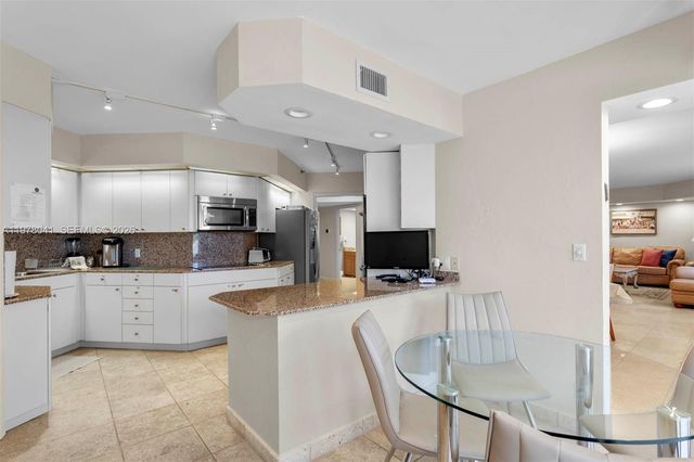 19667 Turnberry Way 3-AB, Aventura, FL 33180