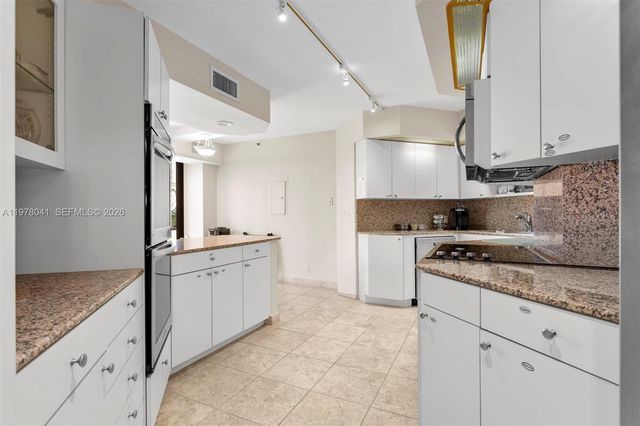 19667 Turnberry Way 3-AB, Aventura, FL 33180