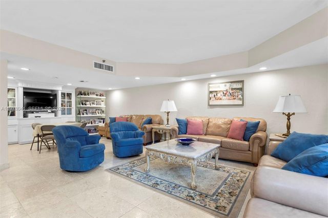 19667 Turnberry Way 3-AB, Aventura, FL 33180