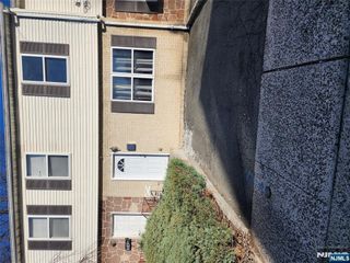 204A N Clinton, East Orange, NJ 07017