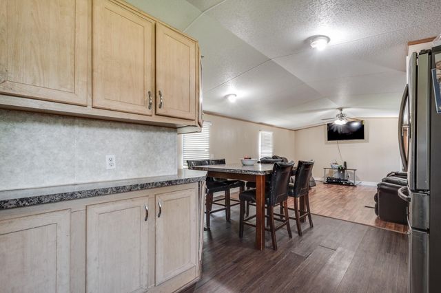 400 Coway Rd, Livingston, TX 77351