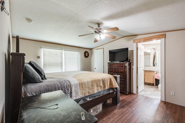 400 Coway Rd, Livingston, TX 77351