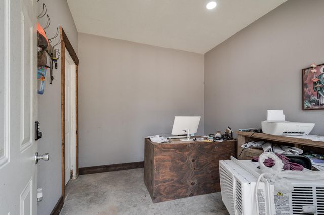 400 Coway Rd, Livingston, TX 77351