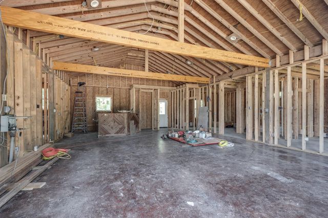 400 Coway Rd, Livingston, TX 77351