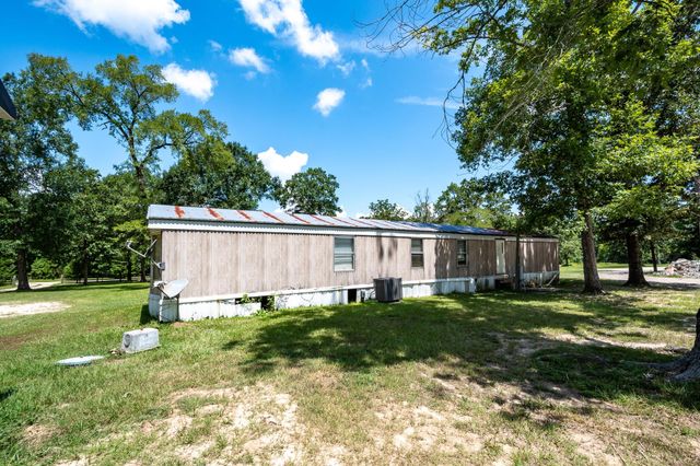 400 Coway Rd, Livingston, TX 77351