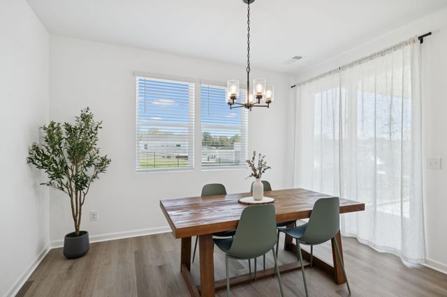 3314 Laurel Brook Ct, Columbia, TN 38401