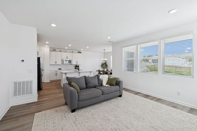 3314 Laurel Brook Ct, Columbia, TN 38401