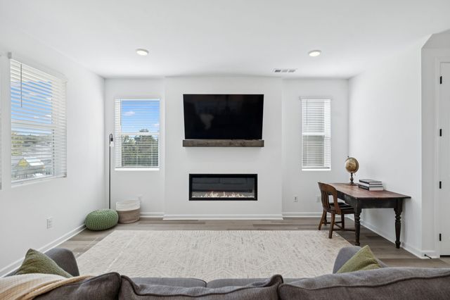 3314 Laurel Brook Ct, Columbia, TN 38401