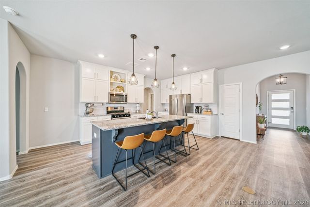 7408 E 87th Place N, Owasso, OK 74055