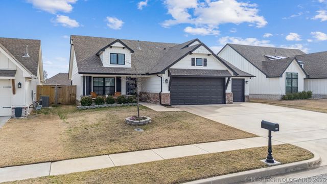 7408 E 87th Place N, Owasso, OK 74055
