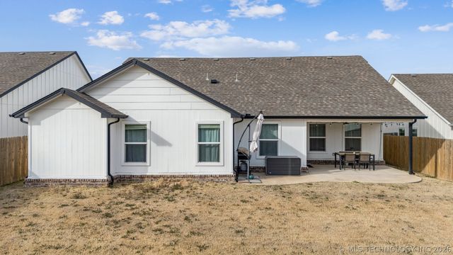 7408 E 87th Place N, Owasso, OK 74055