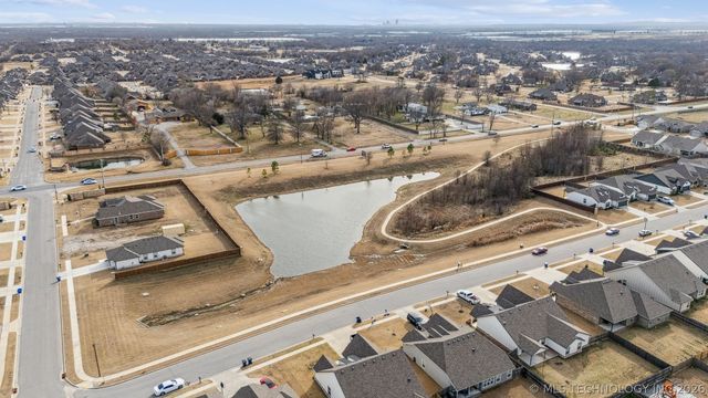 7408 E 87th Place N, Owasso, OK 74055